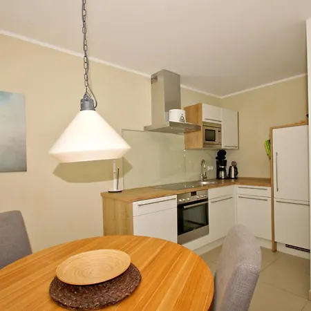 Strandnahe Mit Terrasse, Gratis Nutzung Vom Ahoi Erlebnisbad Und Sauna In Sellin - Rex Rugia 30-4 *